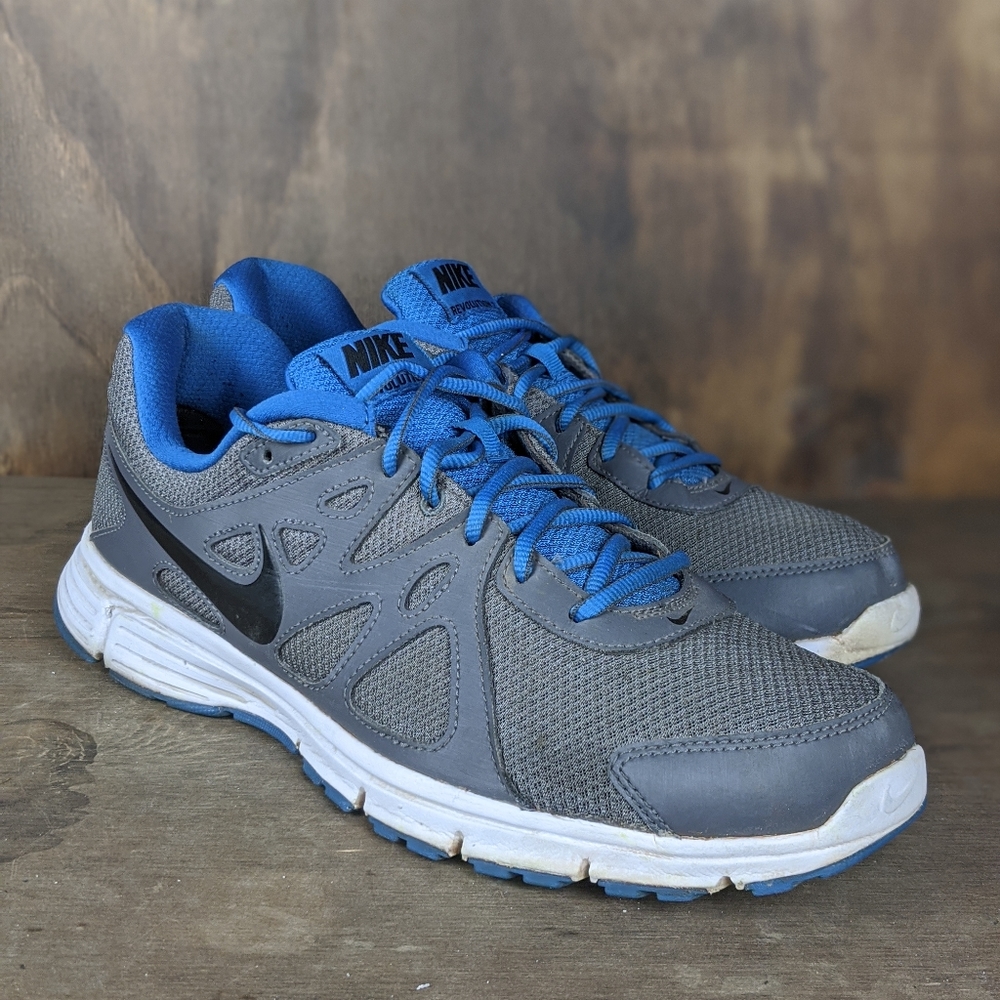 Nike revolution 2